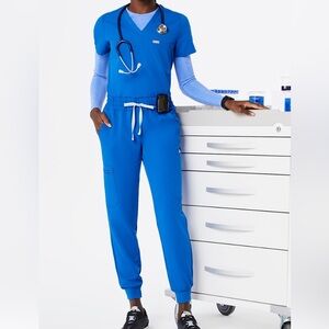 FIGS SCRUB SET. ROYAL BLUE. Catarina One Pocket and Uman Relxed Joggers Size S.